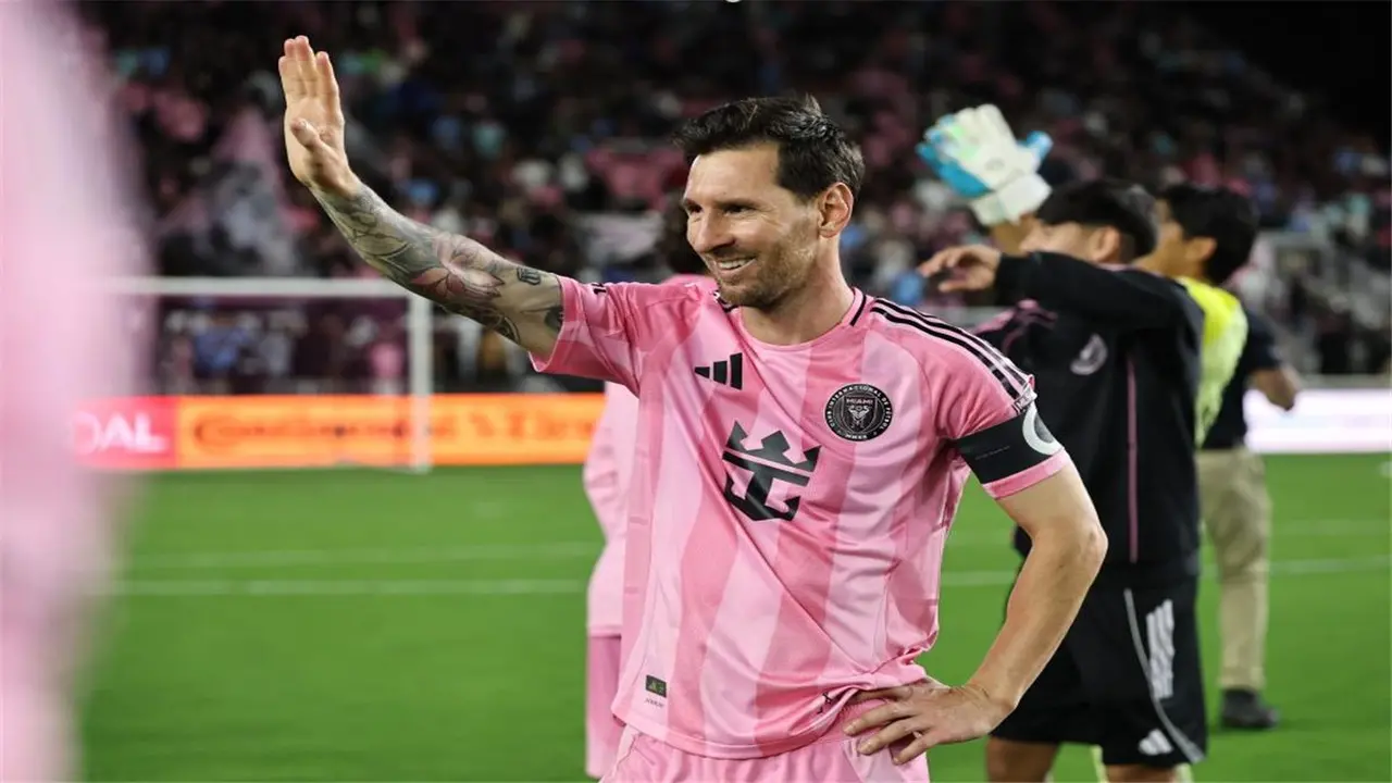 مبارزة ميسي وهالاند تشعل الصدام بين فونت ولابورتا بانتخابات رئاسة برشلونة